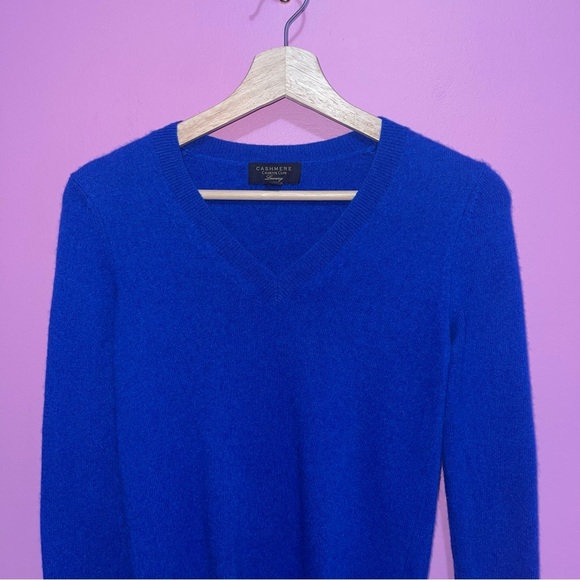 Charter Club Cashmere Sweater Women’s Size XS Royal Blue V-Neck Soft Luxury - Picture 3 of 6